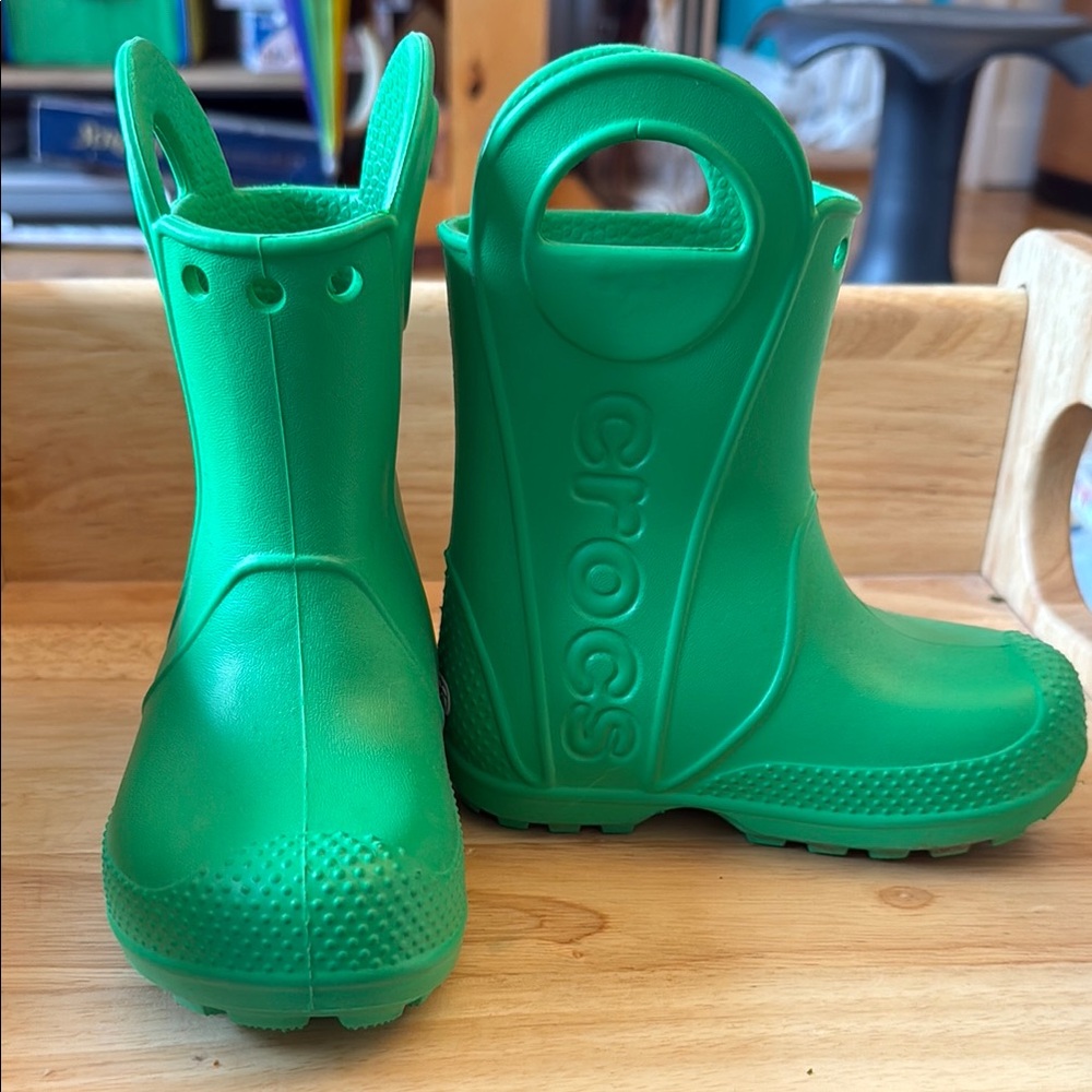 Crocs Rainboot - like new! C7